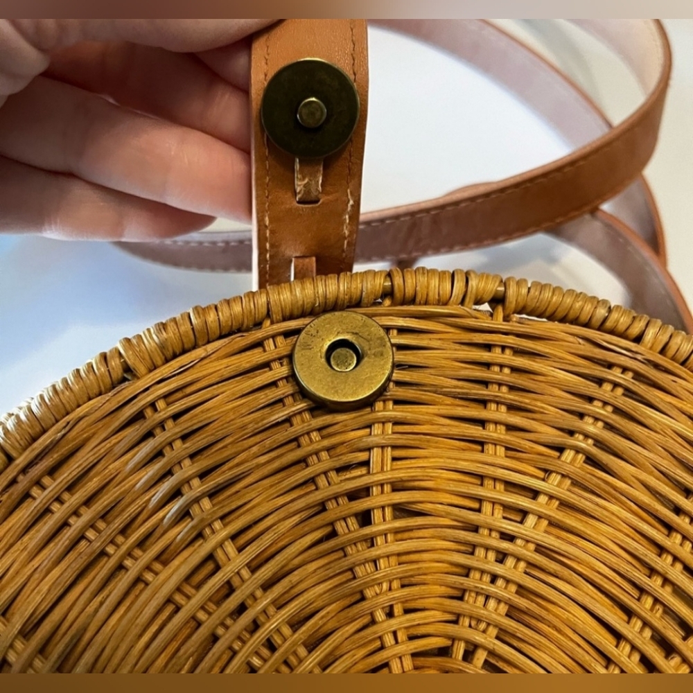 NWT, Universal Thread medium straw rattan Crossbody Bag - Picture 4 of 6